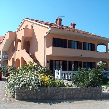 Apartments Andrea By El-Pi Tours Njivice Bagian luar foto