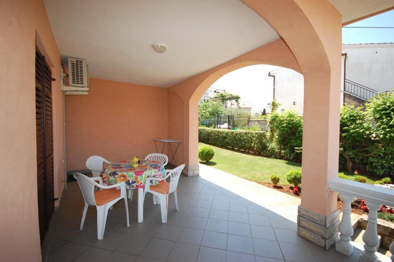 Apartments Andrea By El-Pi Tours Njivice Bagian luar foto